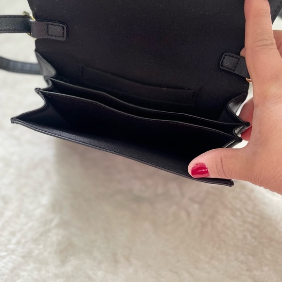 Franco Sarto Elegant Black Crossbody Bag - Picture 5 of 10